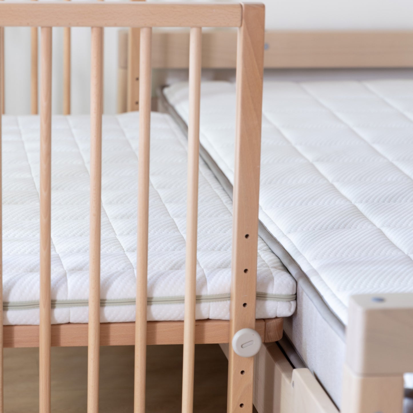 Kick It! 4-in-1 Baby Cot