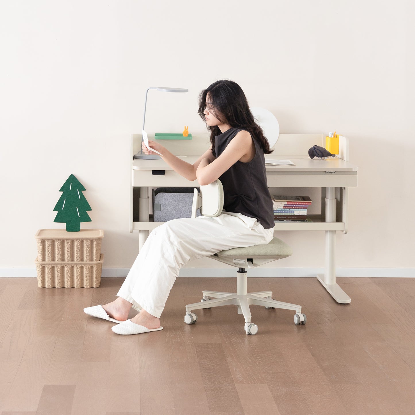 Lock Study Adjustable Chair