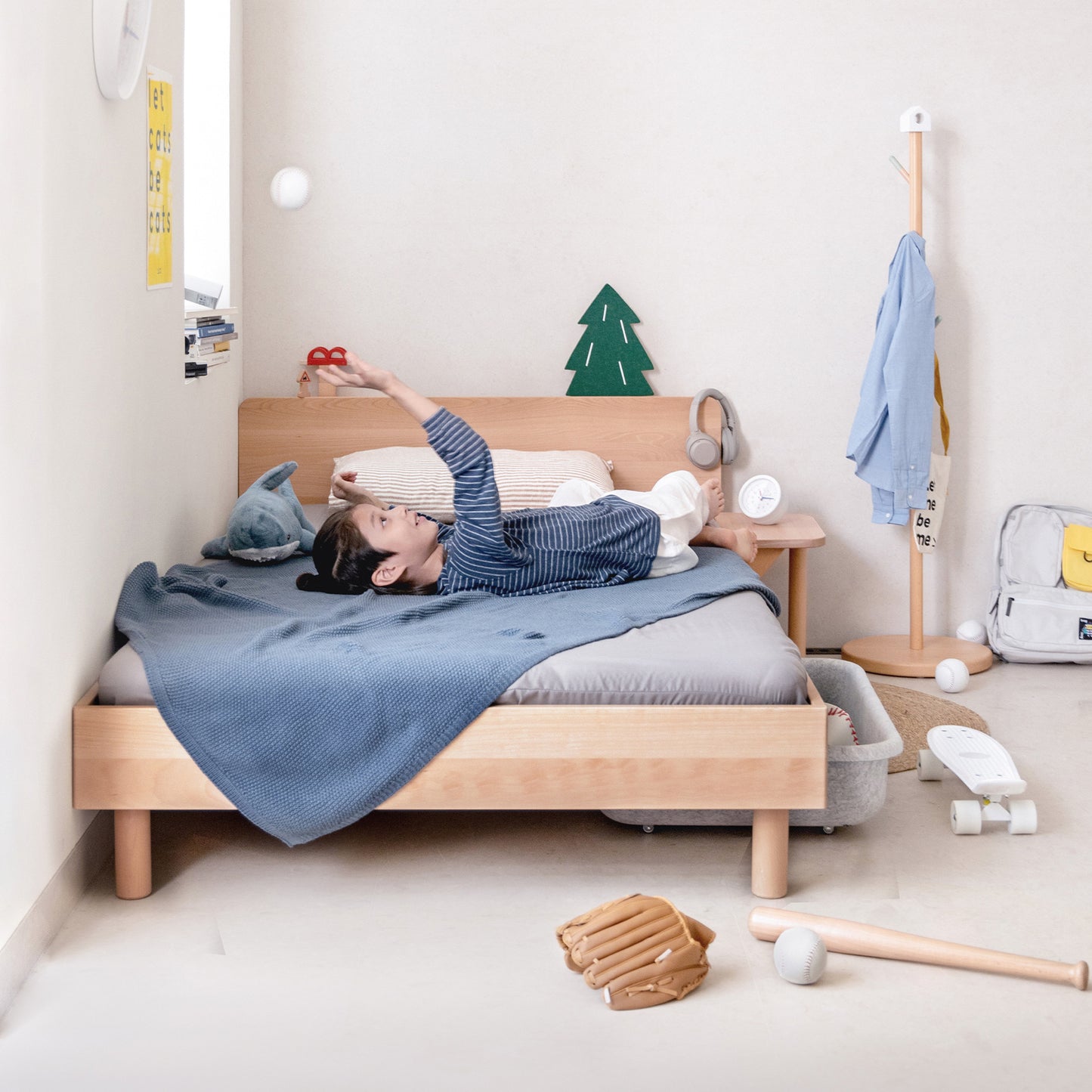 No. 1 Bed with Wooden Headboard