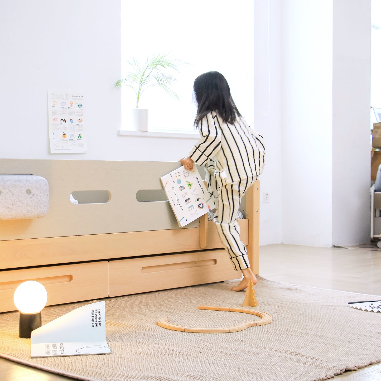 Steady Bed with 4-sided Bedrails