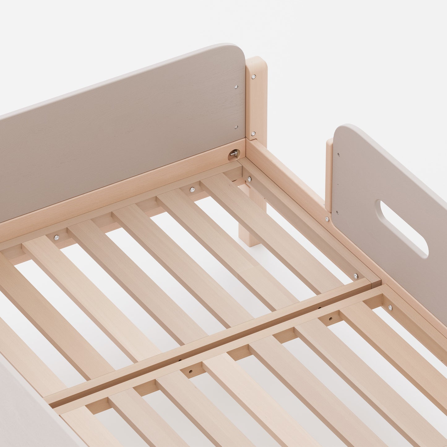 Steady Children's Bed with 4-sided Bedrails